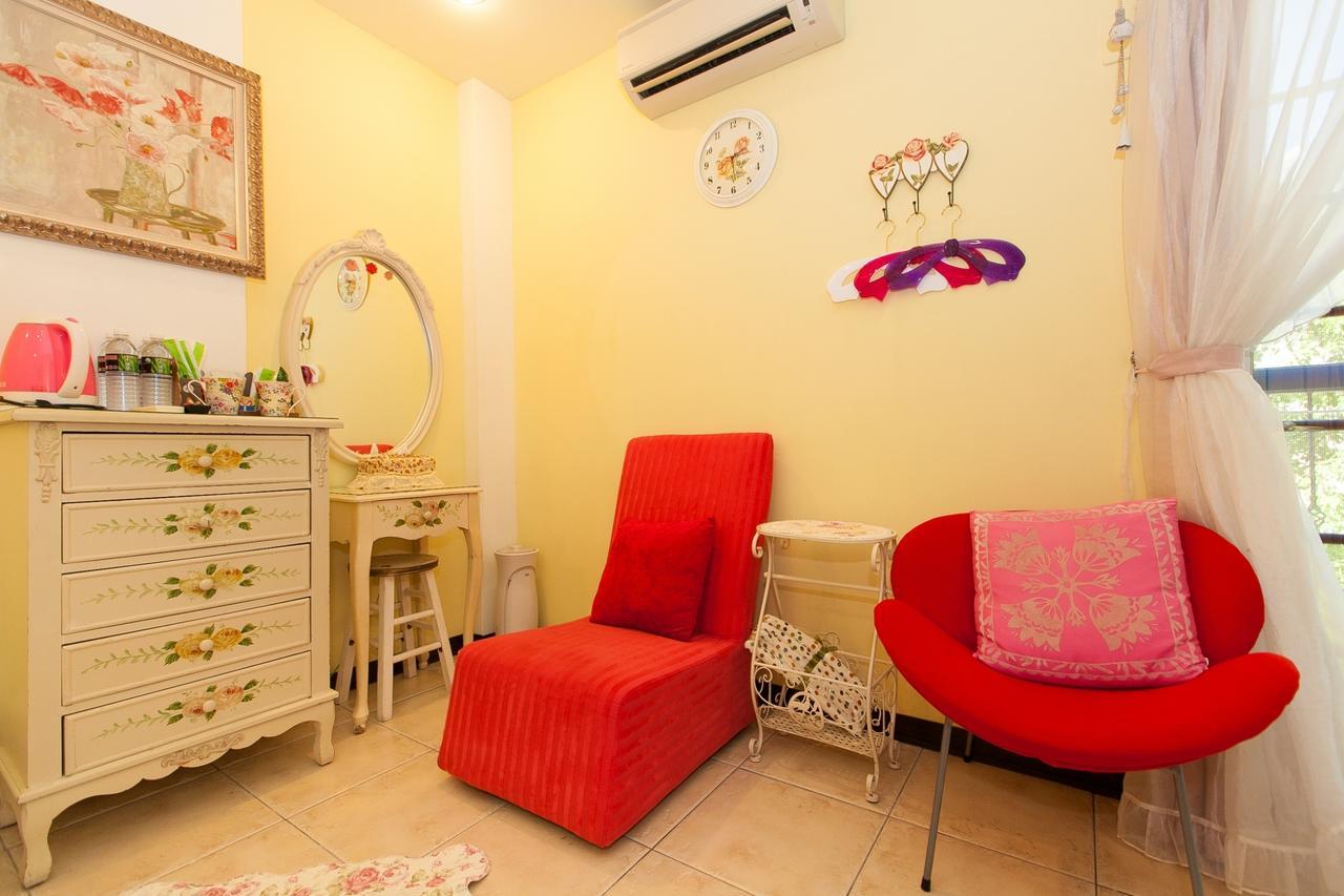 White Cotton Candy Homestay Hualien City Exterior photo