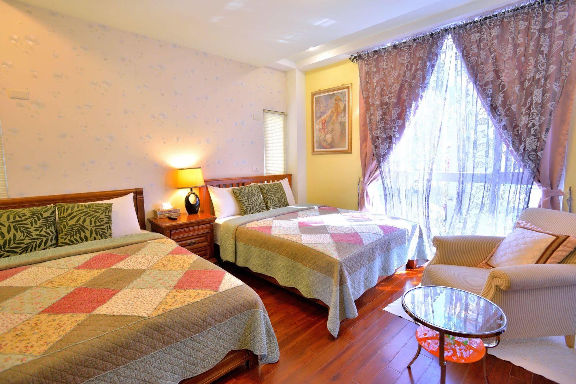 White Cotton Candy Homestay Hualien City Exterior photo